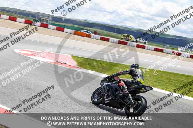 cadwell no limits trackday;cadwell park;cadwell park photographs;cadwell trackday photographs;enduro digital images;event digital images;eventdigitalimages;navarra;no limits trackdays;peter wileman photography;racing digital images;trackday digital images;trackday photos